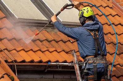 Démoussage et hydrofuge de toiture à Levaré